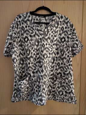 Carhartt Women’s Black & White Leopard Print Scrub Top